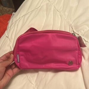 NWT lululemon everywhere belt bag, hot pink